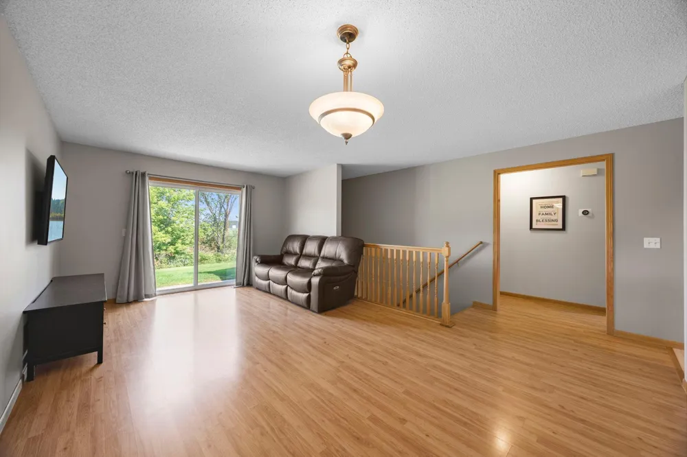 10390 64th Street NE Albertville, MN 55301
