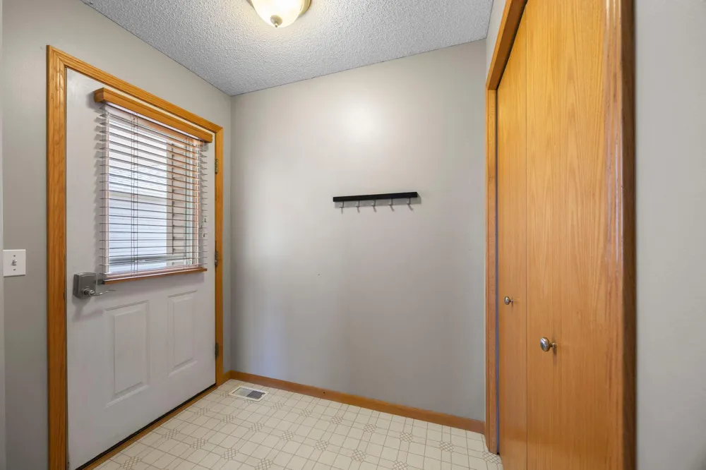 10390 64th Street NE Albertville, MN 55301