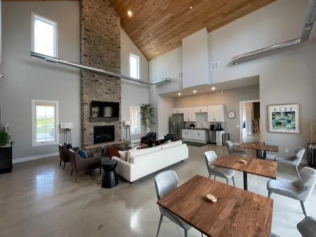 10479 Robinwood Road Victoria, MN 55318