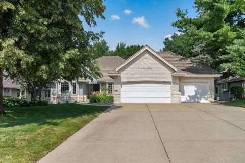 10421 Shelter Grove