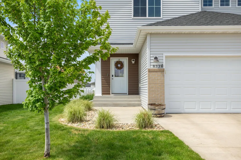 833 Albert Drive W West Fargo, ND 58078