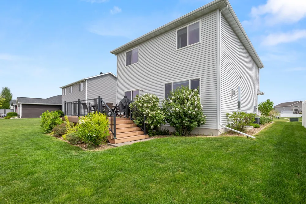 833 Albert Drive W West Fargo, ND 58078