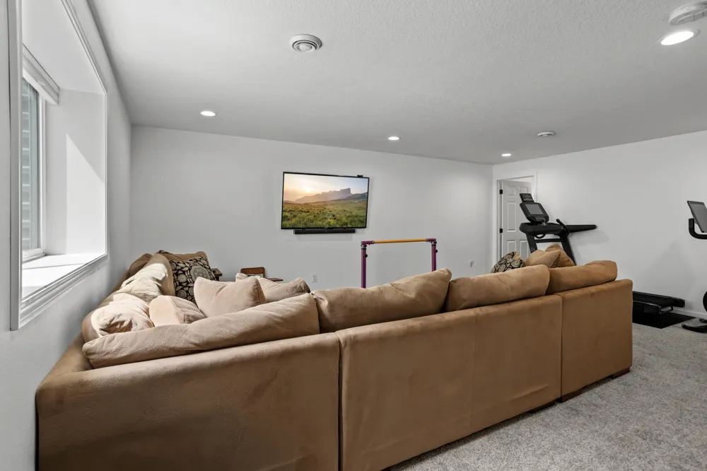 833 Albert Drive W West Fargo, ND 58078