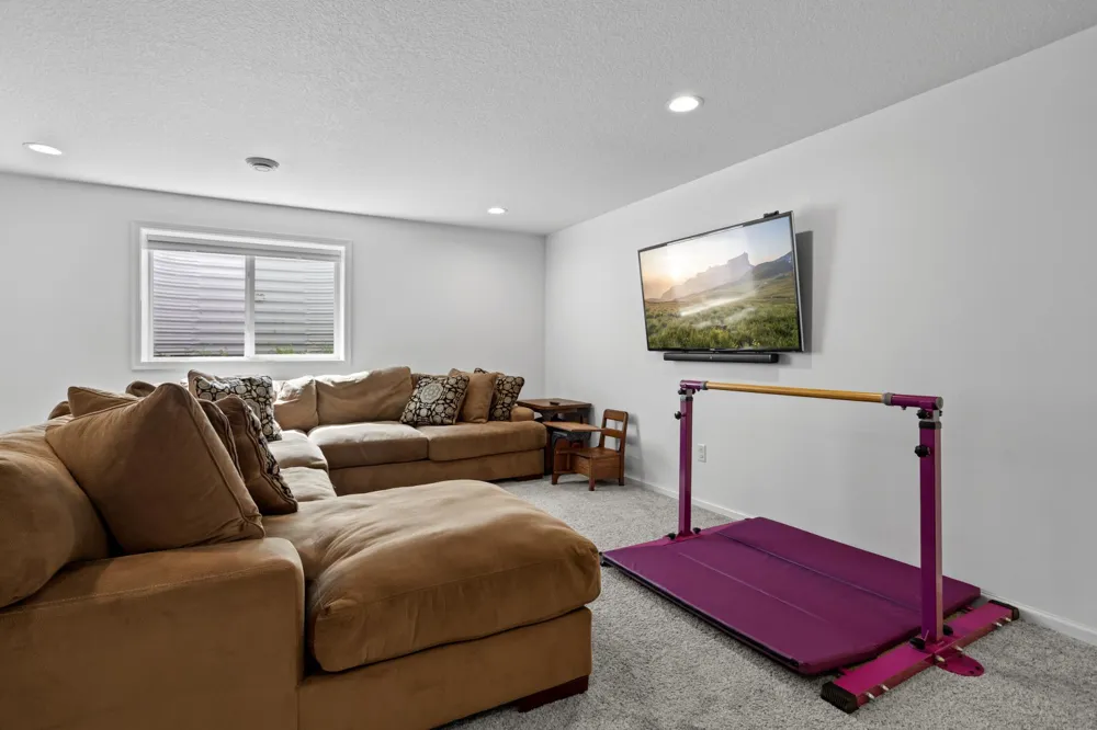 833 Albert Drive W West Fargo, ND 58078