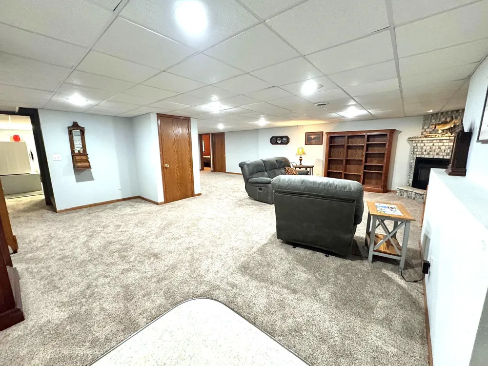 702 S Saratoga Street Marshall, MN 56258