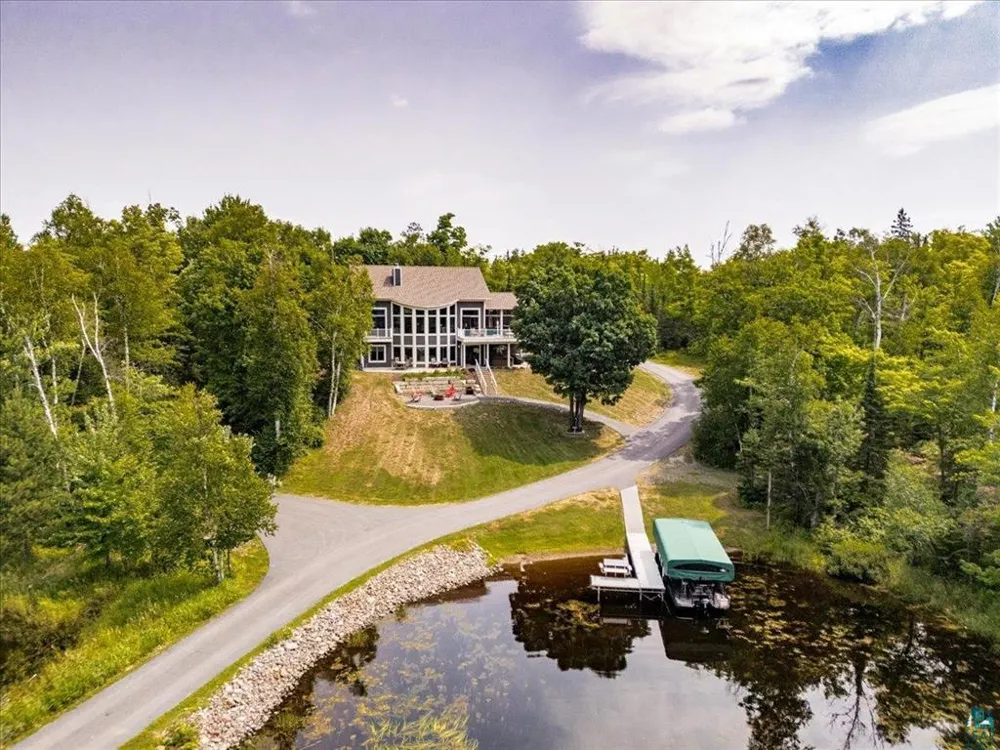 6906 W Van Road Duluth, MN 55803