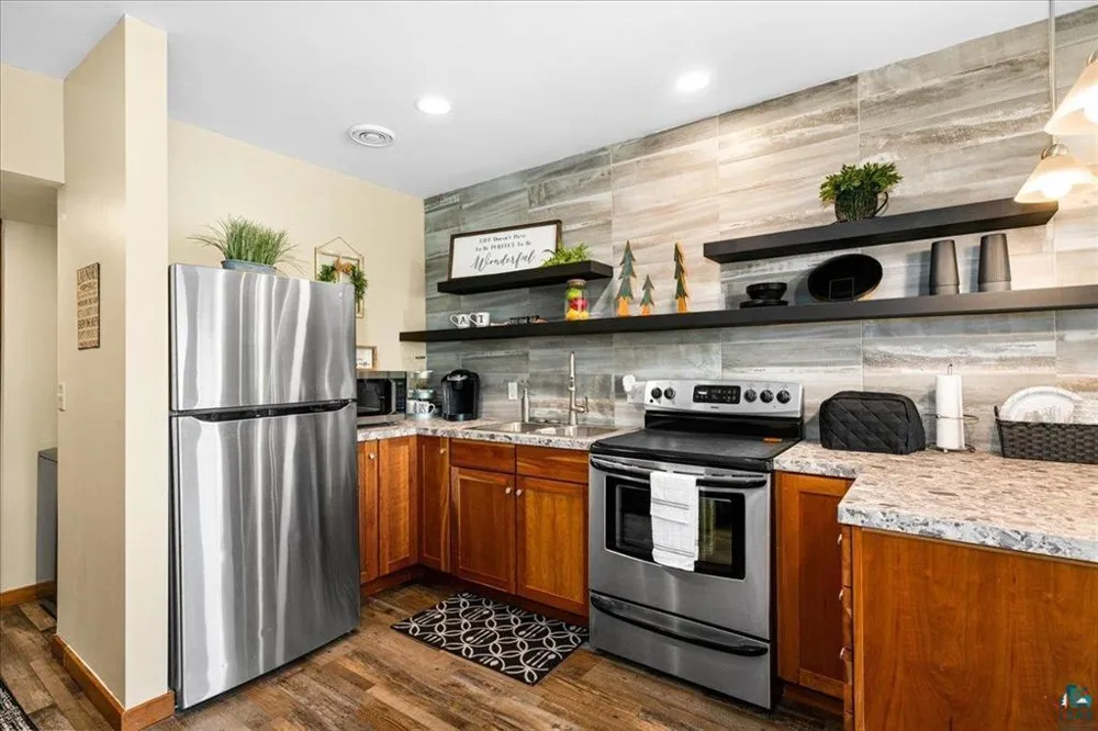 6906 W Van Road Duluth, MN 55803