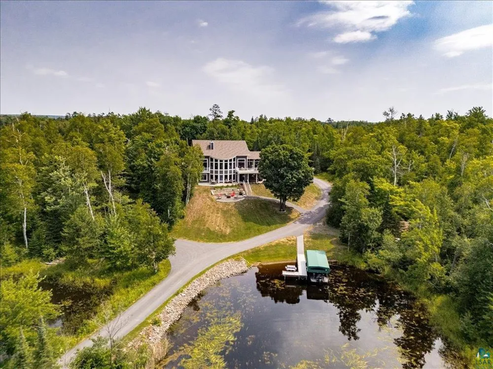 6906 W Van Road Duluth, MN 55803