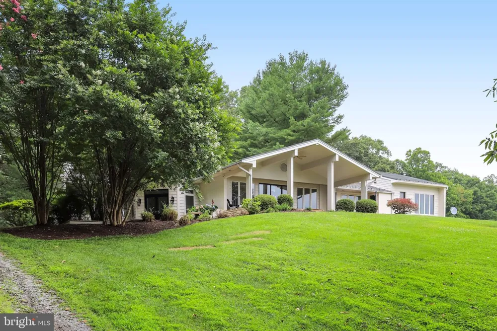 14046 KARCICH OAKS CT Leesburg, VA 20176