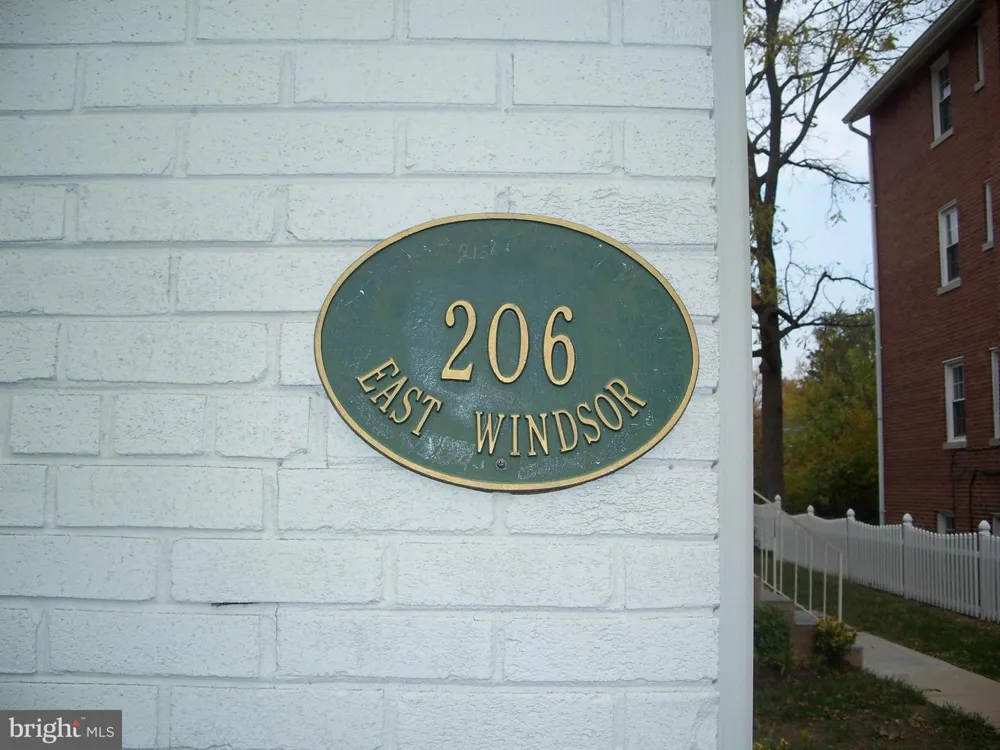 206 E WINDSOR AVENUE #303 Alexandria, VA 22301