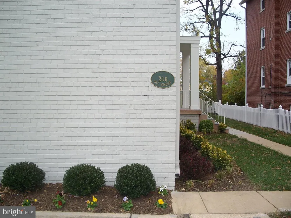 206 E WINDSOR AVENUE #303 Alexandria, VA 22301