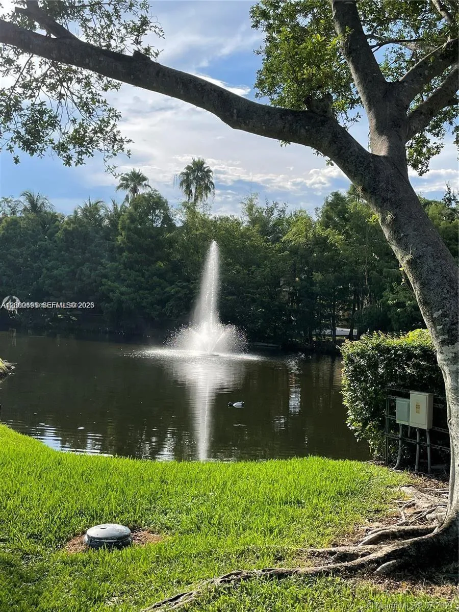 721 Pine Island Rd #104 Plantation, FL 33324
