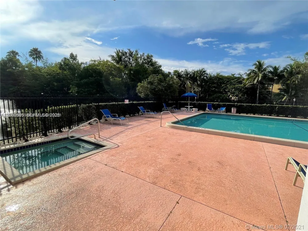 721 Pine Island Rd #104 Plantation, FL 33324