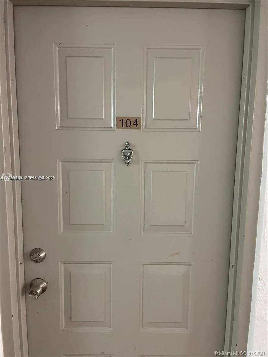 721 Pine Island Rd #104 Plantation, FL 33324