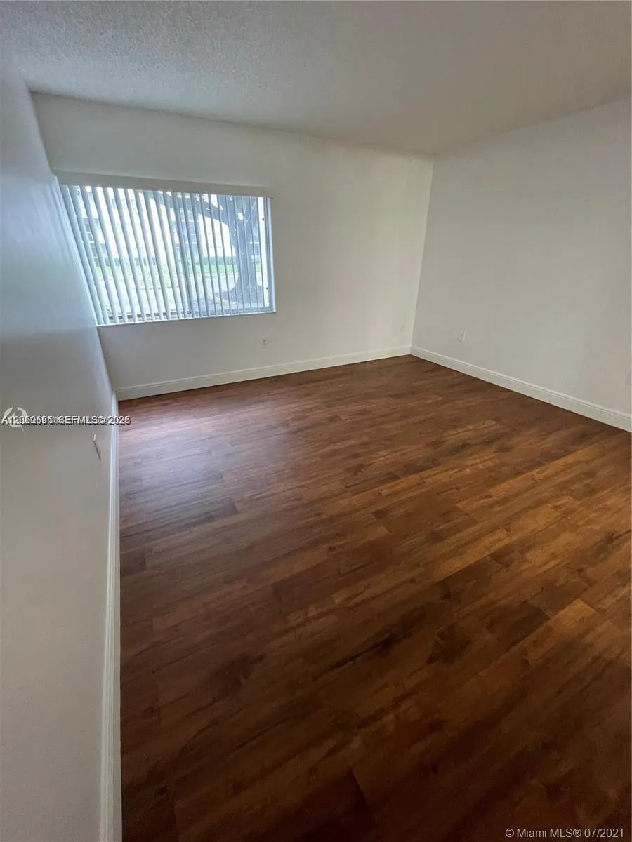721 Pine Island Rd #104 Plantation, FL 33324