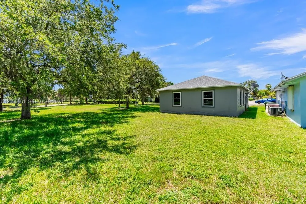 12231 SW 202nd St Miami, FL 33177
