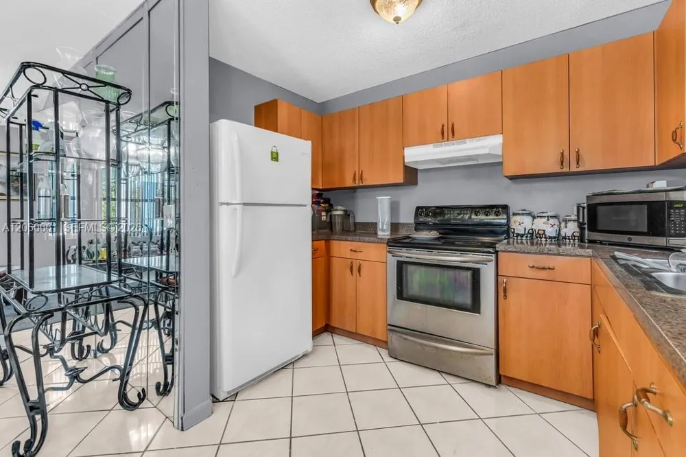 12231 SW 202nd St Miami, FL 33177