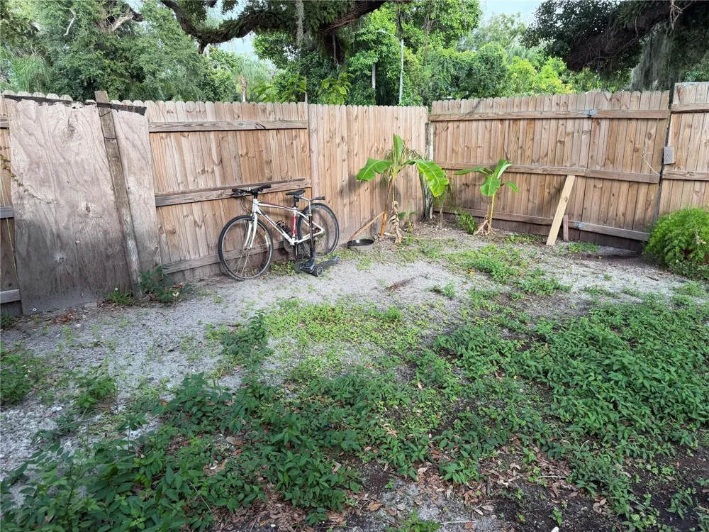 1615 3RD AVENUE E Bradenton, FL 34208