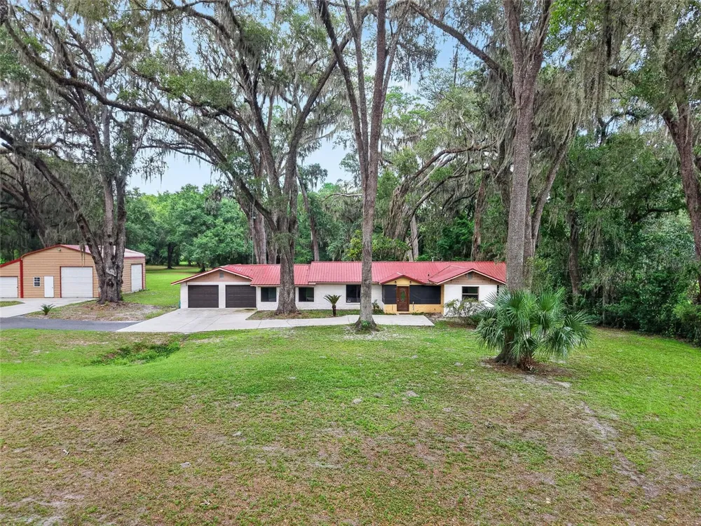 18741 US HIGHWAY 301 Citra, FL 32113