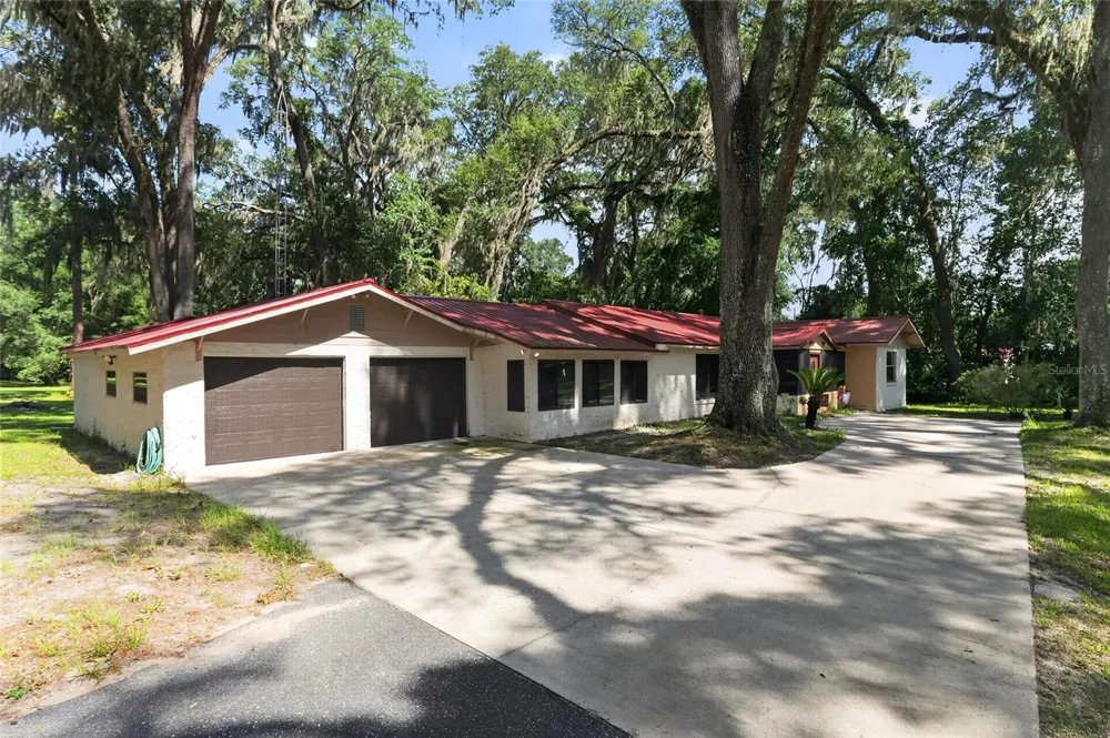 18741 US HIGHWAY 301 Citra, FL 32113