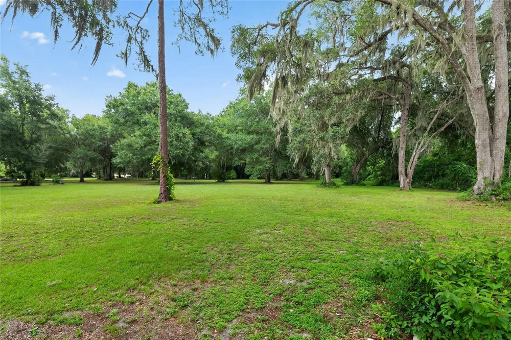 18741 US HIGHWAY 301 Citra, FL 32113