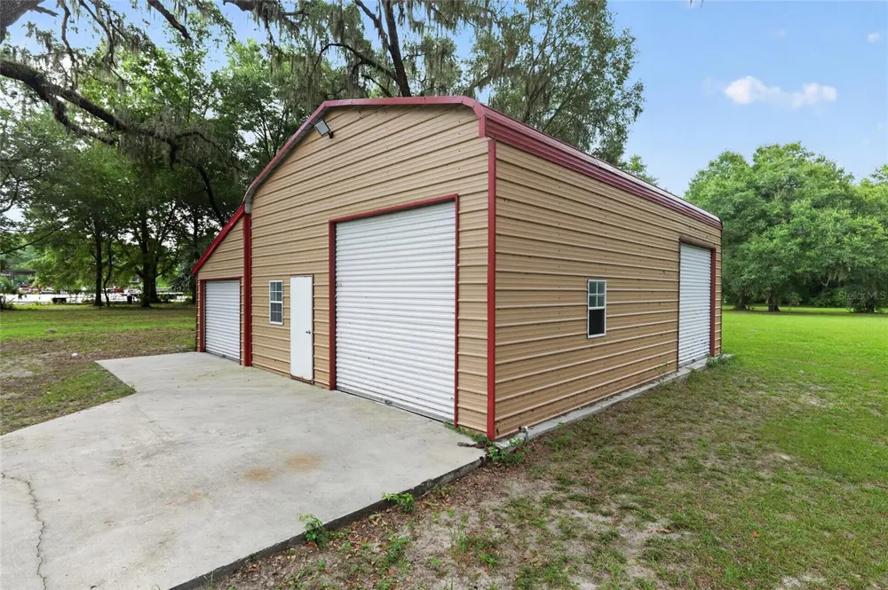 18741 US HIGHWAY 301 Citra, FL 32113