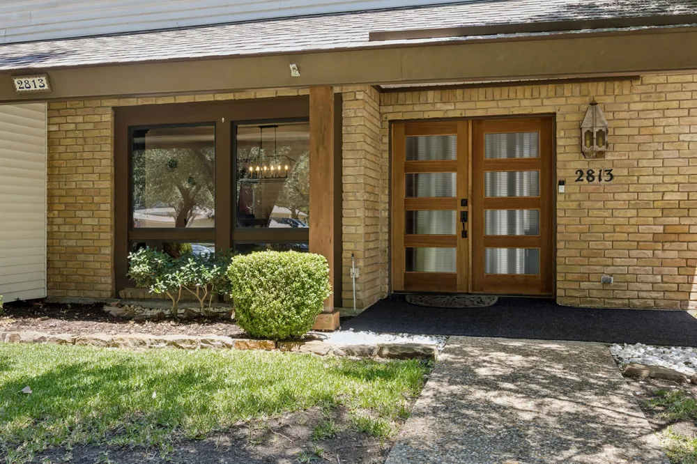 2813 Raintree Drive Carrollton, TX 75006