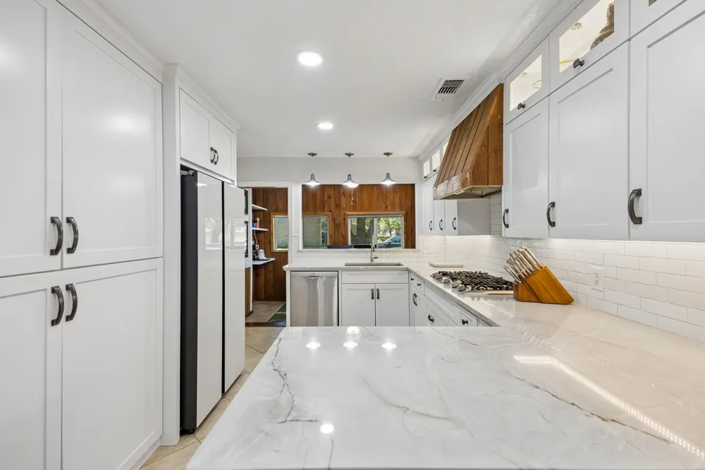 2813 Raintree Drive Carrollton, TX 75006