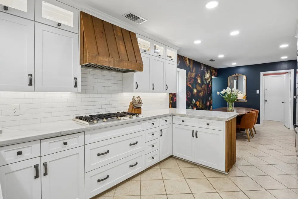 2813 Raintree Drive Carrollton, TX 75006