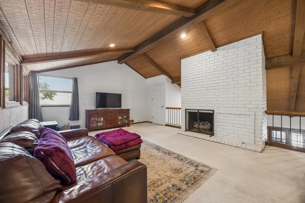 2813 Raintree Drive Carrollton, TX 75006