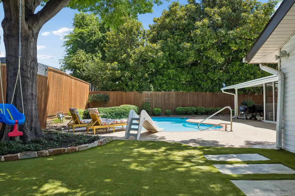 2813 Raintree Drive Carrollton, TX 75006