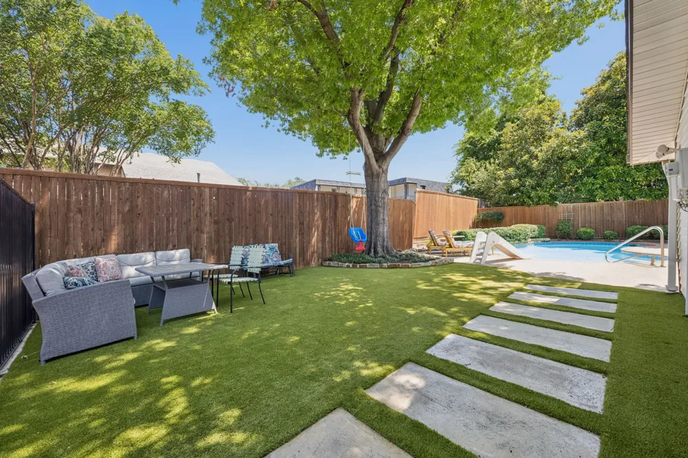 2813 Raintree Drive Carrollton, TX 75006
