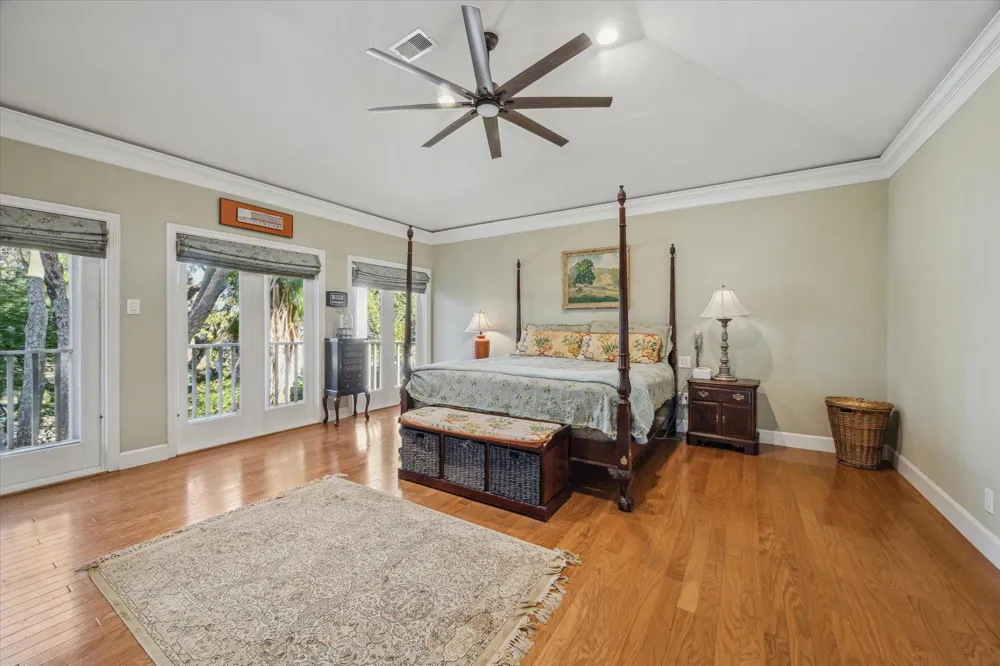 5 Harbor Lane Kemah, TX 77565