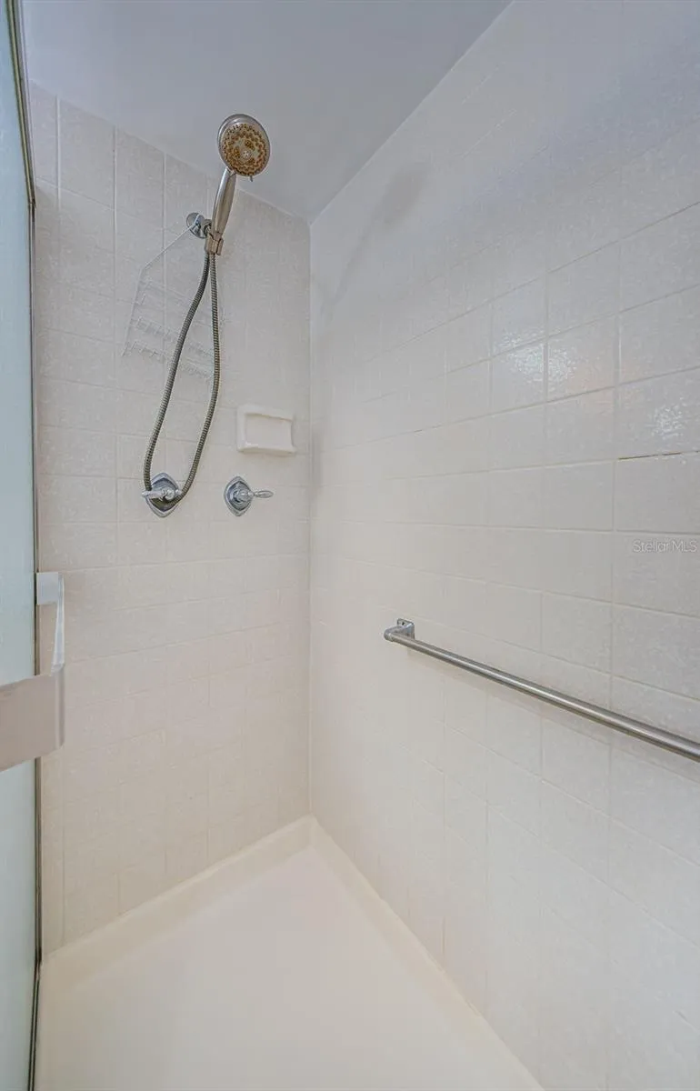 1151 PINE RIDGE CIRCLE W #F1 Tarpon Springs, FL 34688