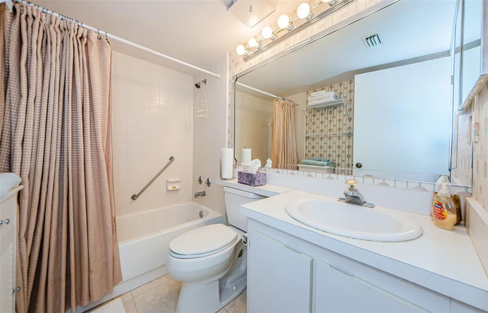 1151 PINE RIDGE CIRCLE W #F1 Tarpon Springs, FL 34688