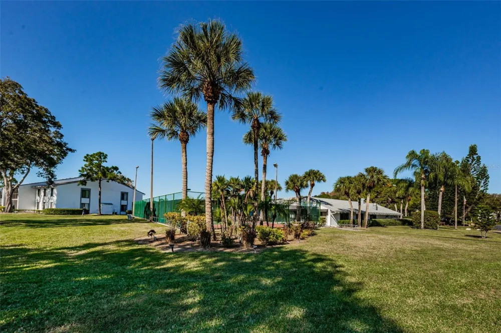 1151 PINE RIDGE CIRCLE W #F1 Tarpon Springs, FL 34688