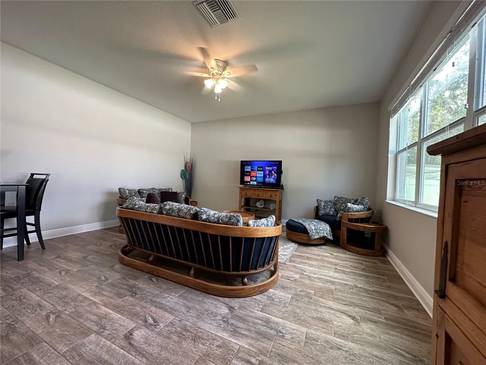 3313 W WALNUT STREET Tampa, FL 33607