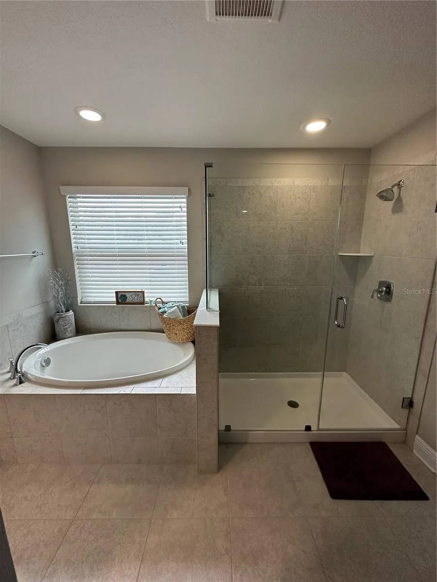 3313 W WALNUT STREET Tampa, FL 33607