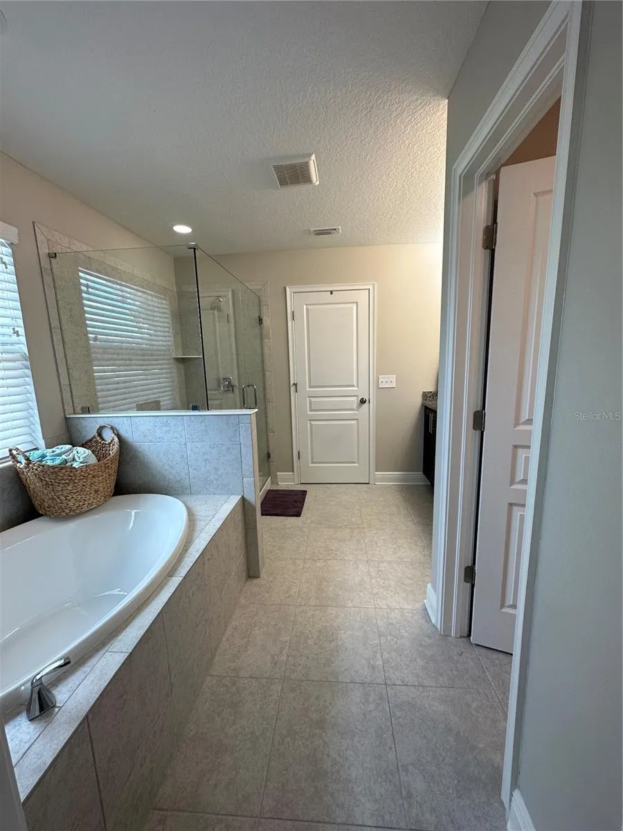 3313 W WALNUT STREET Tampa, FL 33607