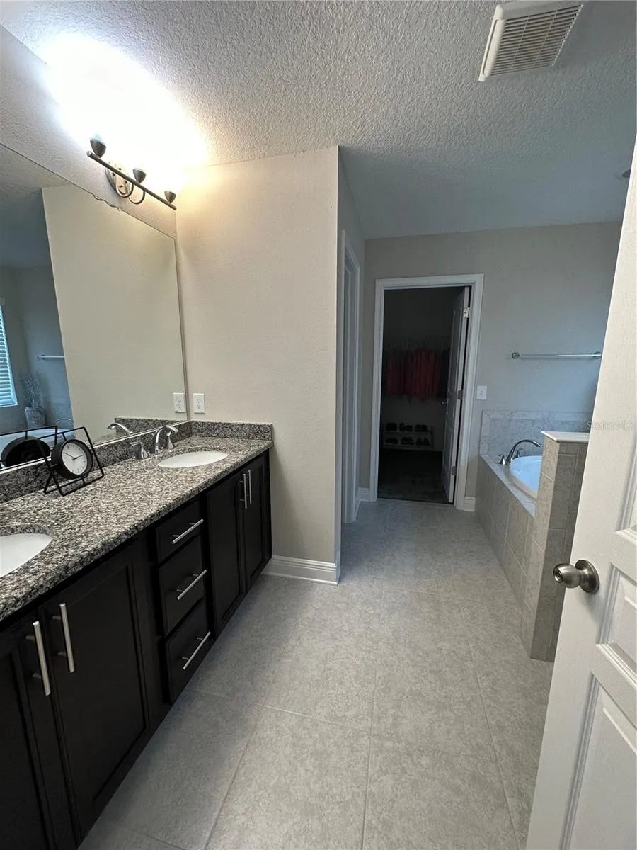 3313 W WALNUT STREET Tampa, FL 33607
