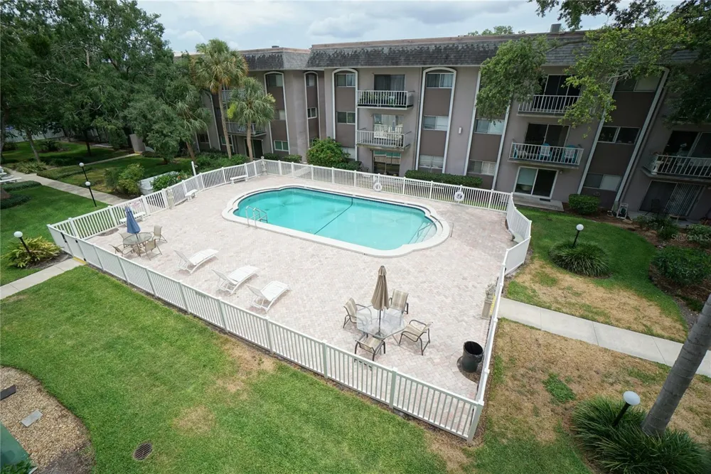 4610 W GRAY STREET #307 Tampa, FL 33609