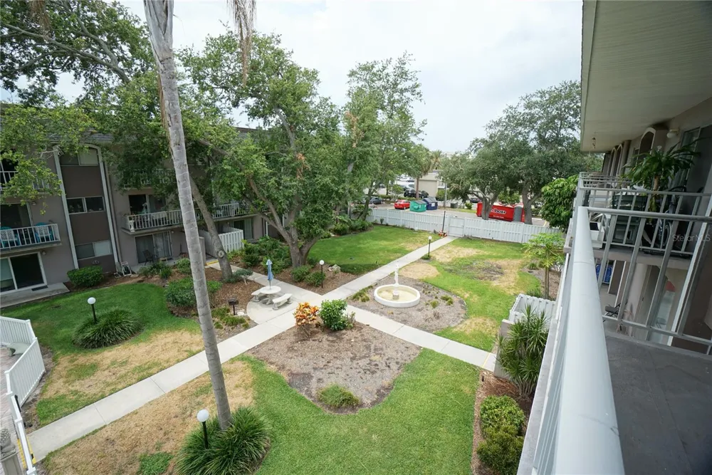 4610 W GRAY STREET #307 Tampa, FL 33609