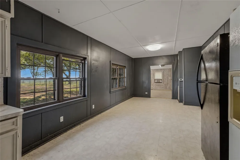 4038 Farek Loth Road Schulenburg, TX 78956