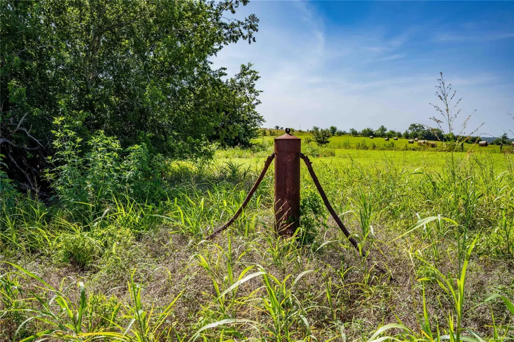 4038 Farek Loth Road Schulenburg, TX 78956
