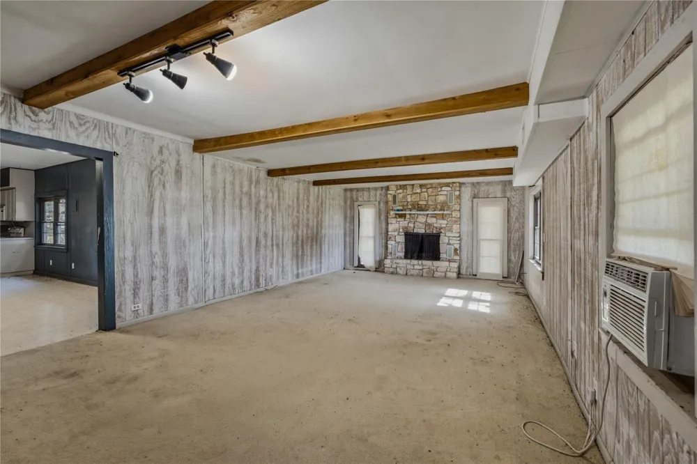 4038 Farek Loth Road Schulenburg, TX 78956