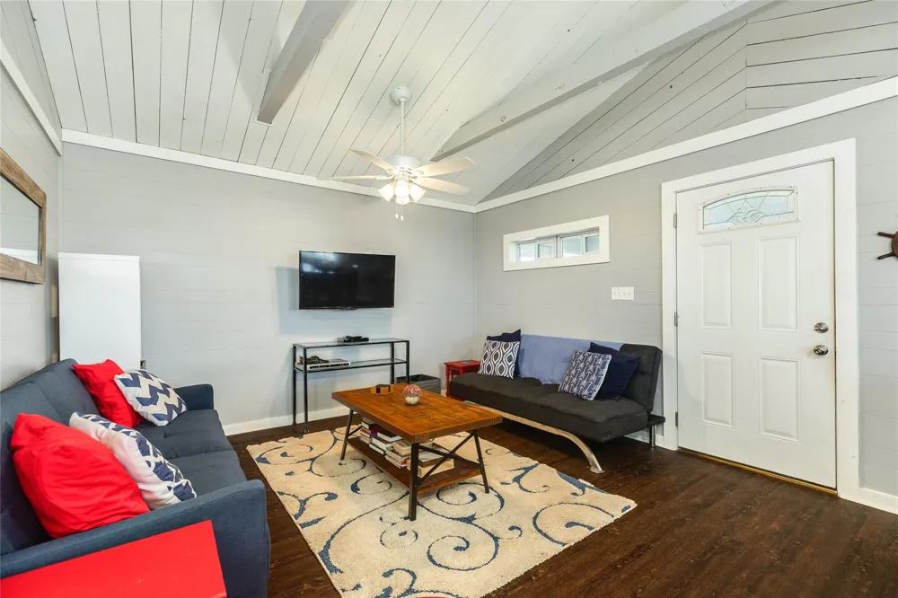 707 Pompano Lane Freeport, TX 77541
