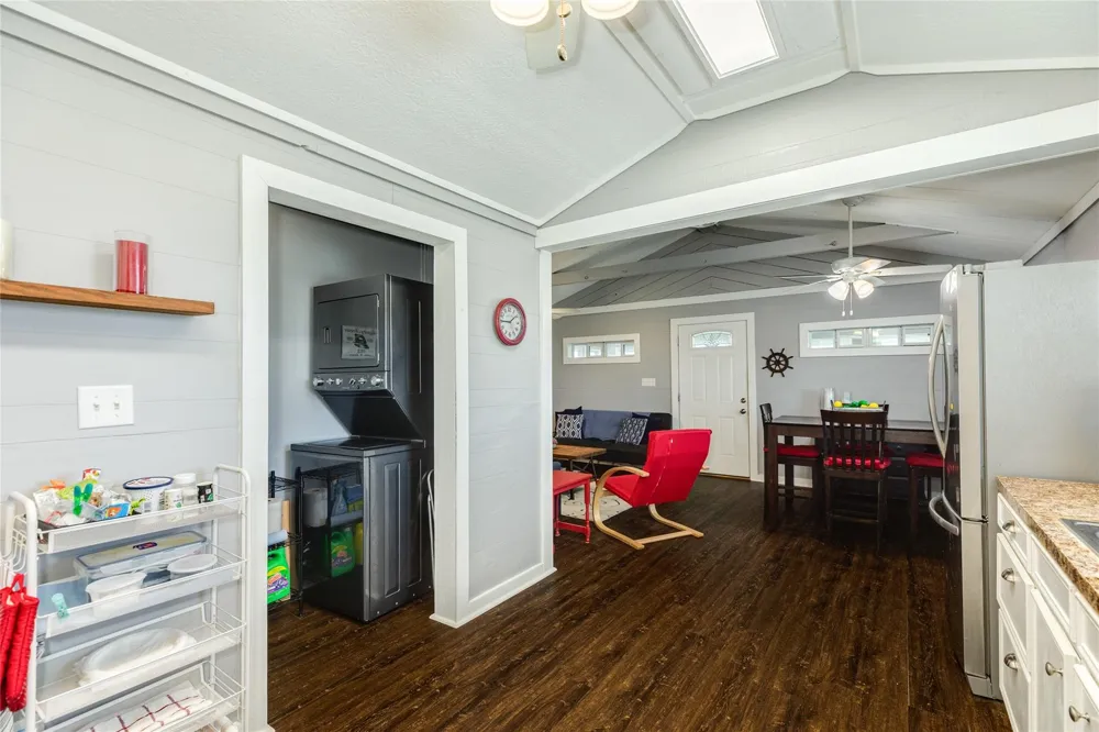 707 Pompano Lane Freeport, TX 77541
