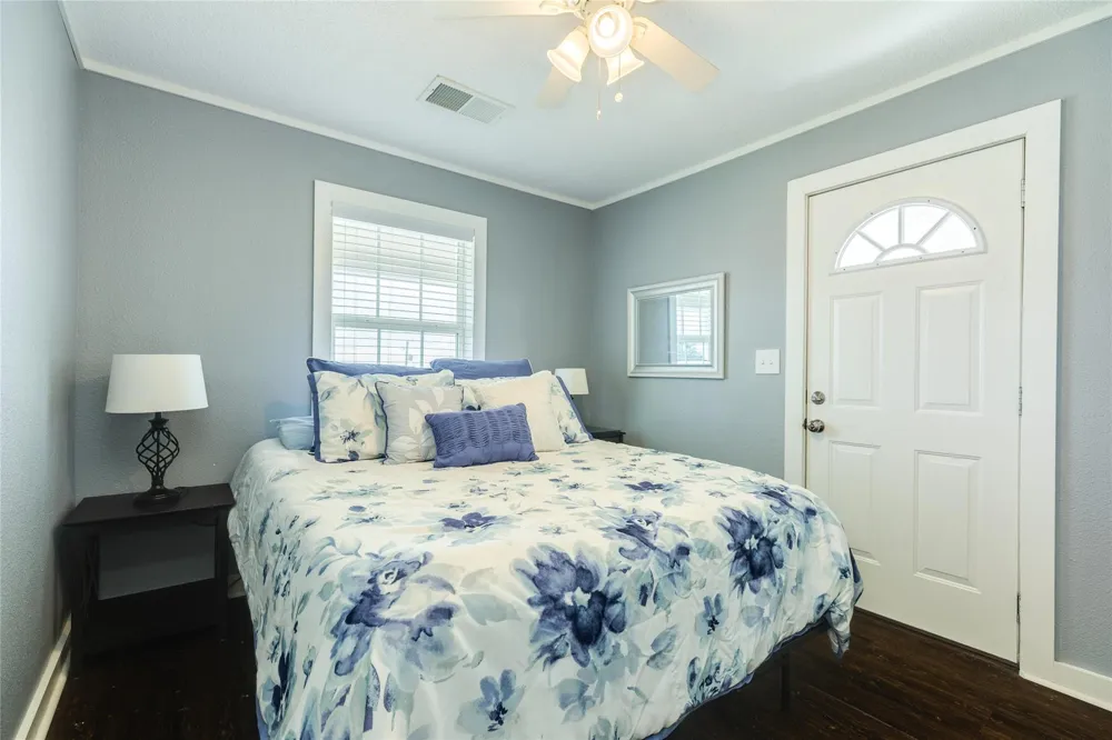 707 Pompano Lane Freeport, TX 77541