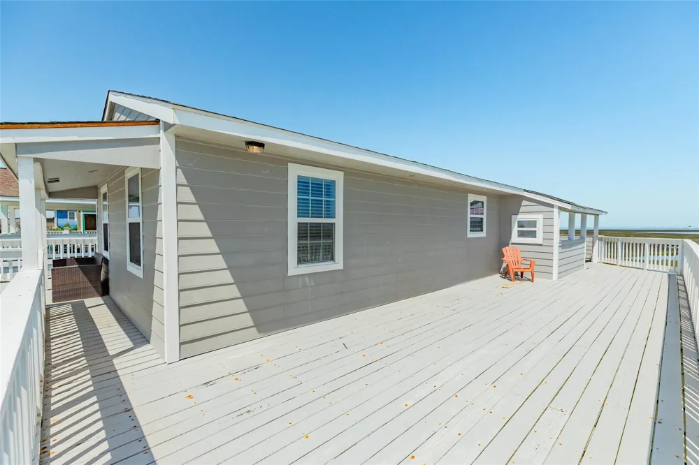 707 Pompano Lane Freeport, TX 77541