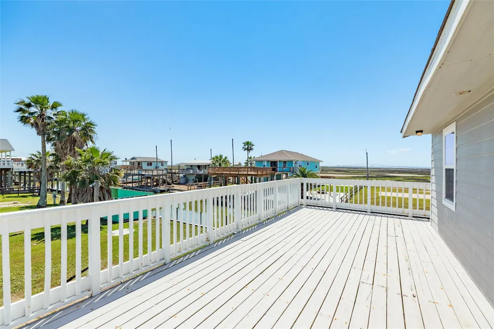 707 Pompano Lane Freeport, TX 77541